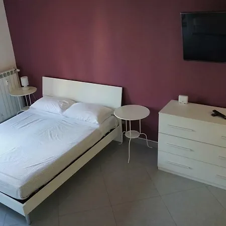 Rhome Away Marconi *