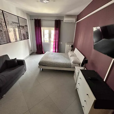 Rhome Away Marconi * Rzym